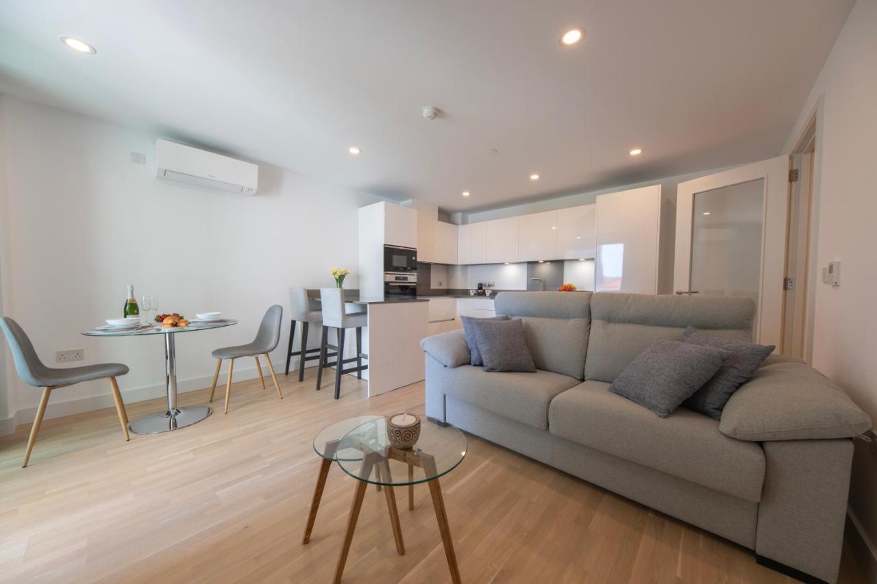 Brand New Luxury 1 Bed 2 Bath Apartment - Spa & Pool Gibraltar Ngoại thất bức ảnh