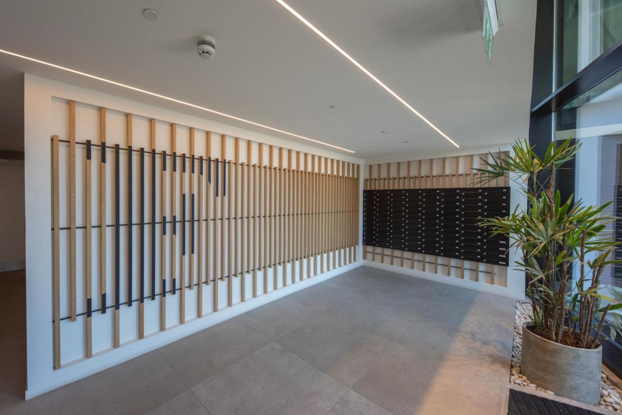 Brand New Luxury 1 Bed 2 Bath Apartment - Spa & Pool Gibraltar Ngoại thất bức ảnh